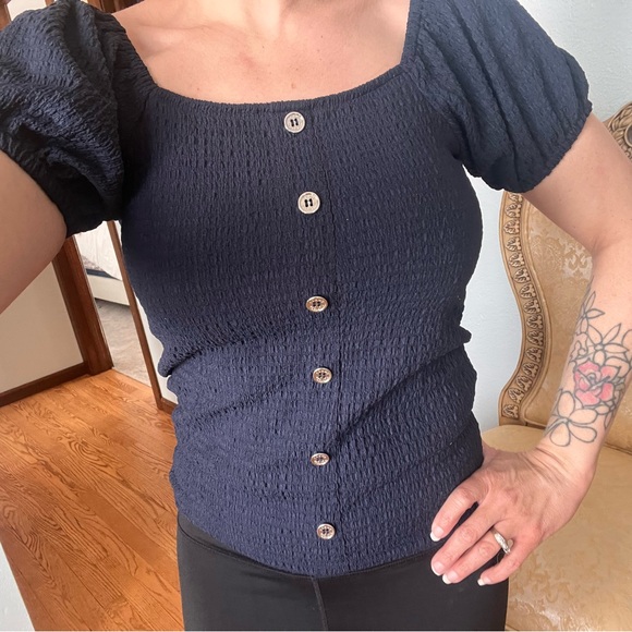 Tommy Hilfiger Tops - Dressy Tommy Hilfiger Tee shirt